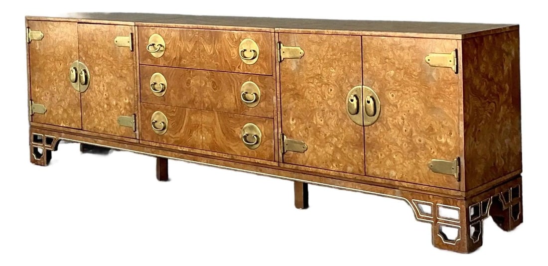 Olive Ash Burl Wood Ming Style Sideboard with Brass Accents by Mastercraft: Olive Ash Burl Wood Ming Style Sideboard with Brass Accents by Mastercraft This vintage credenza, attributed to Mastercraft, showcases striking 1970s Hollywood Regency style with a Ming-inspired silho