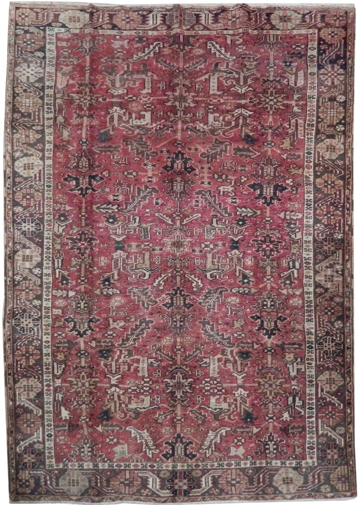 Antique Persian Heriz Rug 8'3 x 11'4 Classic Design: Antique Persian Heriz Rug 8'3 x 11'4 Classic Design Free continental US Shipping Enhance your living space with this stunning Antique Persian Heriz Rug, featuring exquisite traditional design patterns