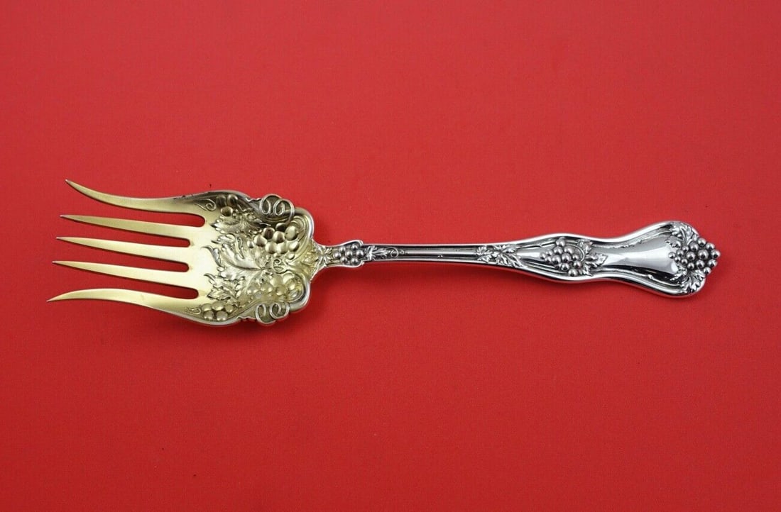 Dominick & Haff Grape Pattern Sterling Silver Salad Serving Fork 8 3/4": Dominick & Haff Grape Pattern Sterling Silver Salad Serving Fork 8 3/4" This exquisite salad serving fork from Dominick & Haff features a beautiful Grape pattern, showcasing detailed craftsmanship typ