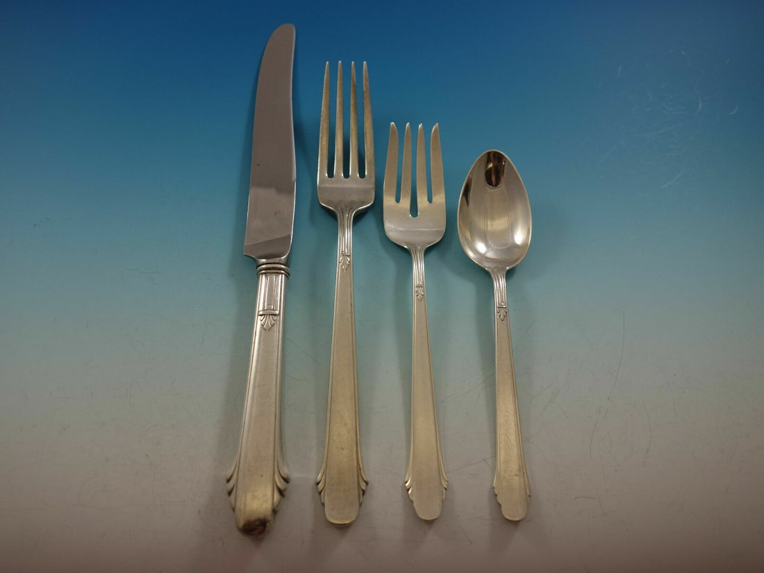 Durgin Hunt Club Sterling Silver 4-Piece Dinner Place Setting: Durgin Hunt Club Sterling Silver 4-Piece Dinner Place Setting Presenting the exquisite Hunt Club pattern by Durgin, this 4-piece sterling silver dinner place setting combines timeless elegance with qu