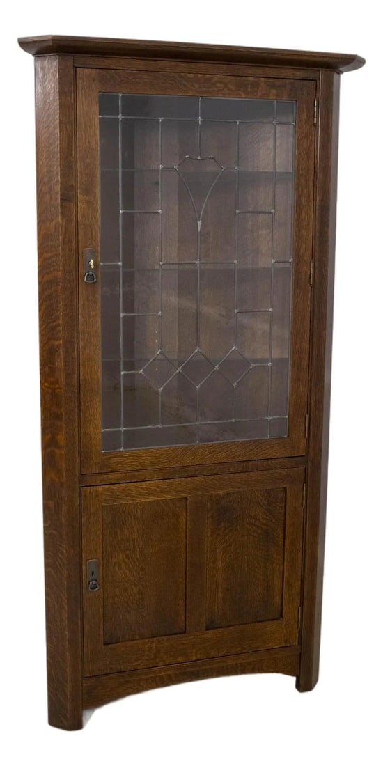 Stickley Mission Oak Corner China Cabinet with Leaded Glass (1 of 10)