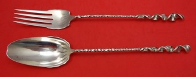 Whiting Sterling Silver Reverse Twist Salad Serving Set 2pc 11in: Whiting Sterling Silver Reverse Twist Salad Serving Set 2pc 11in This exquisite 2-piece salad serving set, crafted by Whiting, showcases a beautiful reverse twist design. Made from high-quality sterli