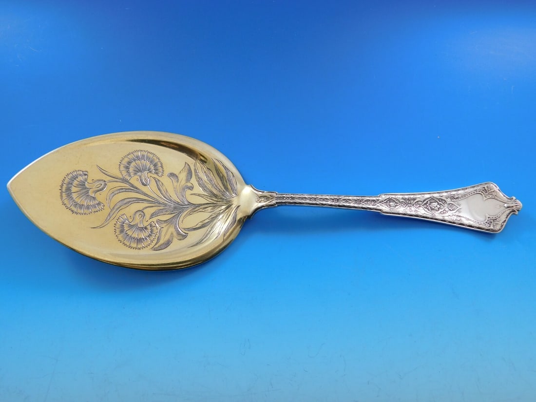 Tiffany & Co Persian Sterling Silver Pie Server 10 1/4 inches with Carnations: Tiffany & Co Persian Sterling Silver Pie Server 10 1/4 inches with Carnations This exquisite pie server from the Persian pattern by Tiffany & Co. is crafted from high-quality sterling silver. Featurin