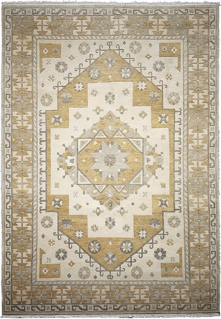 Handmade Wool Serapi Rug 6.3 x 9.5 Feet Neutral Colors: Handmade Wool Serapi Rug 6.3 x 9.5 Feet Neutral Colors Free continental US Shipping Enhance your space with this exquisite Serapi rug, handmade in India from high-quality wool. Measuring 6.3 x 9.5 fee