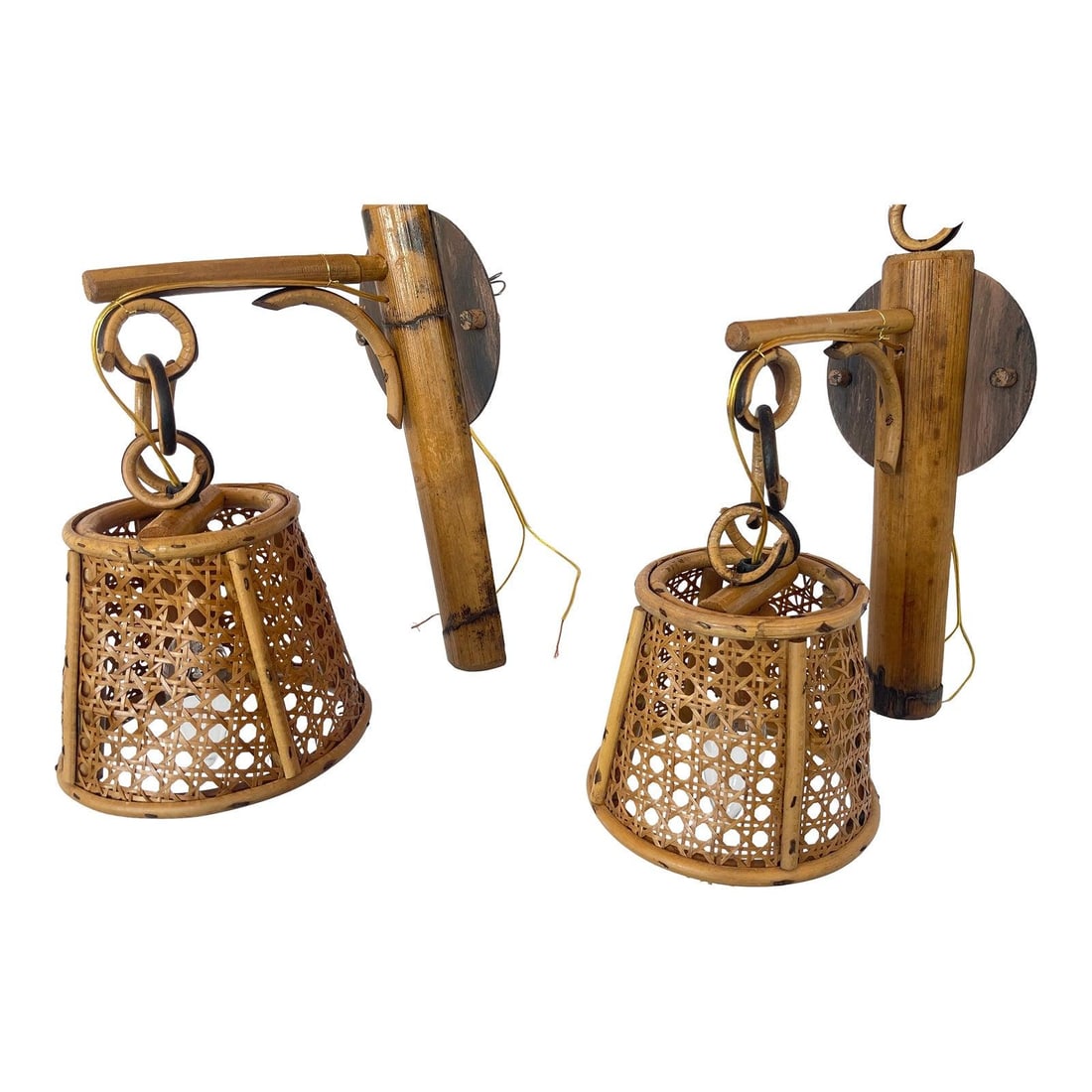 Pair of 1960s French Wall Sconces by Louis Sognot in Bamboo and Vienna Straw: Pair of 1960s French Wall Sconces by Louis Sognot in Bamboo and Vienna Straw This pair of French wall lamps, designed by Louis Sognot in the 1960s, features a striking combination of bamboo and Vienna