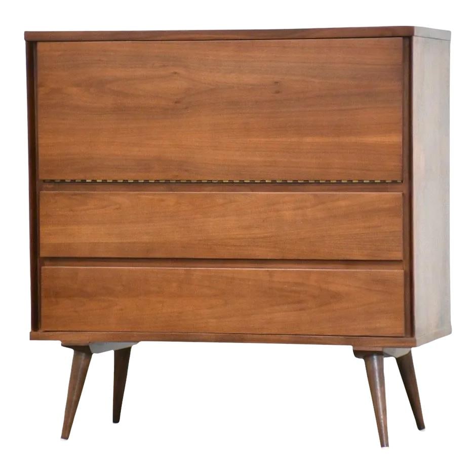 1960s Mid Century Walnut Bar with Lit Back: 1960s Mid Century Walnut Bar with Lit Back This exquisite mid-century modern bar features a beautifully refinished walnut construction with a drop front design and an illuminated back for added elegan