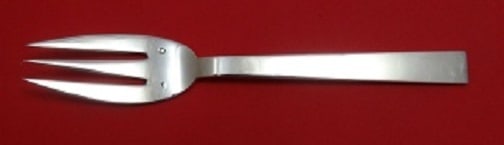 Puiforcat Antibes Sterling Silver 3-Tine Fish Fork 6 3/4": Puiforcat Antibes Sterling Silver 3-Tine Fish Fork 6 3/4" Introducing the exquisite Antibes Fish Fork, crafted by Puiforcat. This elegant 3-tine fork measures 6 3/4" and is made from high-quality ster