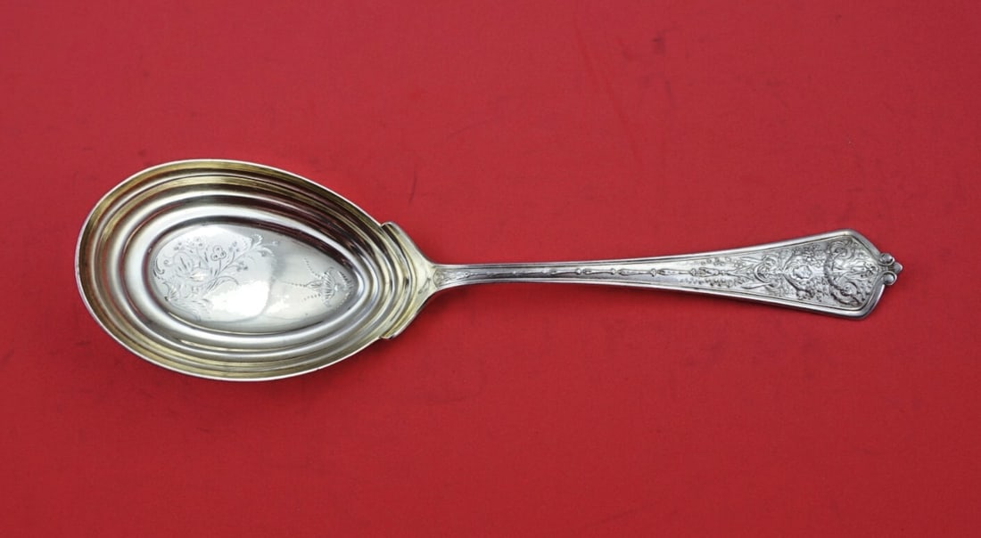 Gorham Lady Washington Sterling Silver Ice Spoon 9 Inch Ripple Design: Gorham Lady Washington Sterling Silver Ice Spoon 9 Inch Ripple Design This exquisite Lady Washington ice spoon by Gorham is a stunning addition to any silverware collection. Crafted in sterling silver