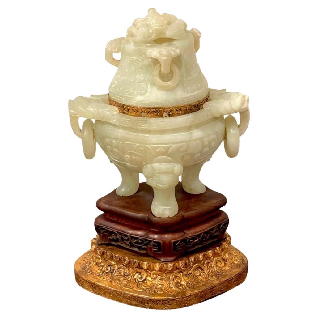 Chinese Export Carved Green Quartz Censor Lamp Early 20th Century: Chinese Export Carved Green Quartz Censor Lamp Early 20th Century This exquisite Chinese Carved Green Quartz Censor has been masterfully transformed into a lamp, showcasing a blend of traditional