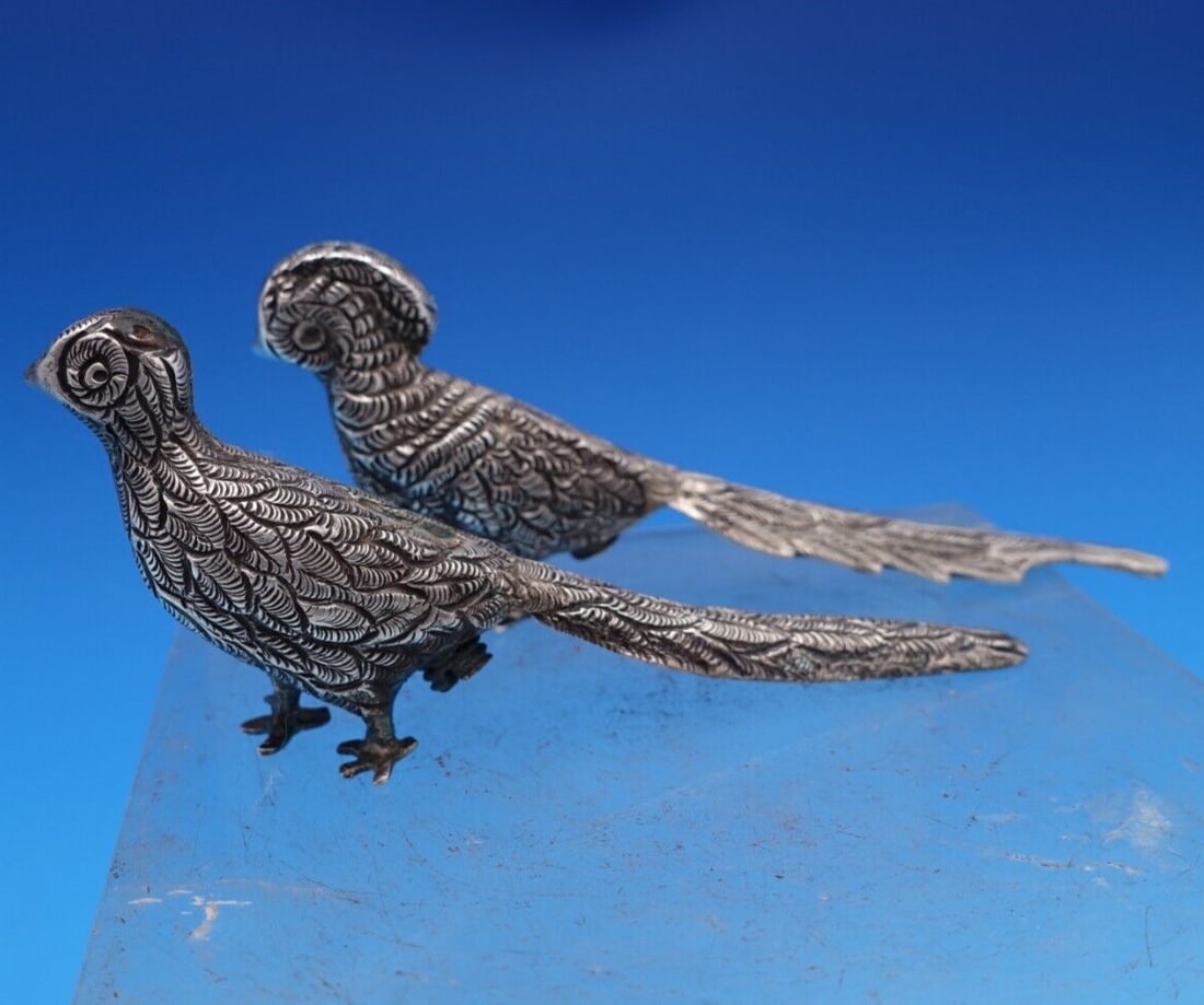 Vigueras Mexican Sterling Silver Pheasant Salt Pepper Shaker Set 2pc: Vigueras Mexican Sterling Silver Pheasant Salt Pepper Shaker Set 2pc This exquisite two-piece salt and pepper shaker set, crafted by Vigueras, features stunning 3-dimensional figural pheasants, includ