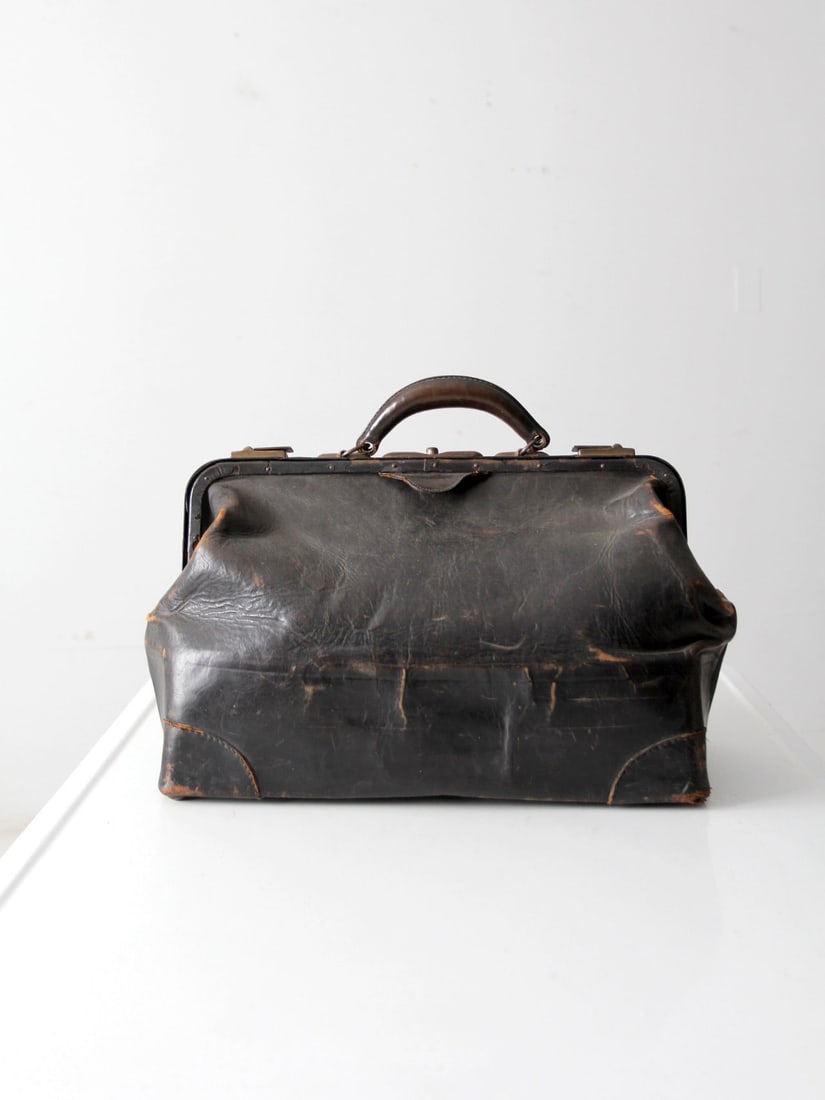 Vintage Black Leather Antique Doctor's Bag with Brass Lock (1 of 14)