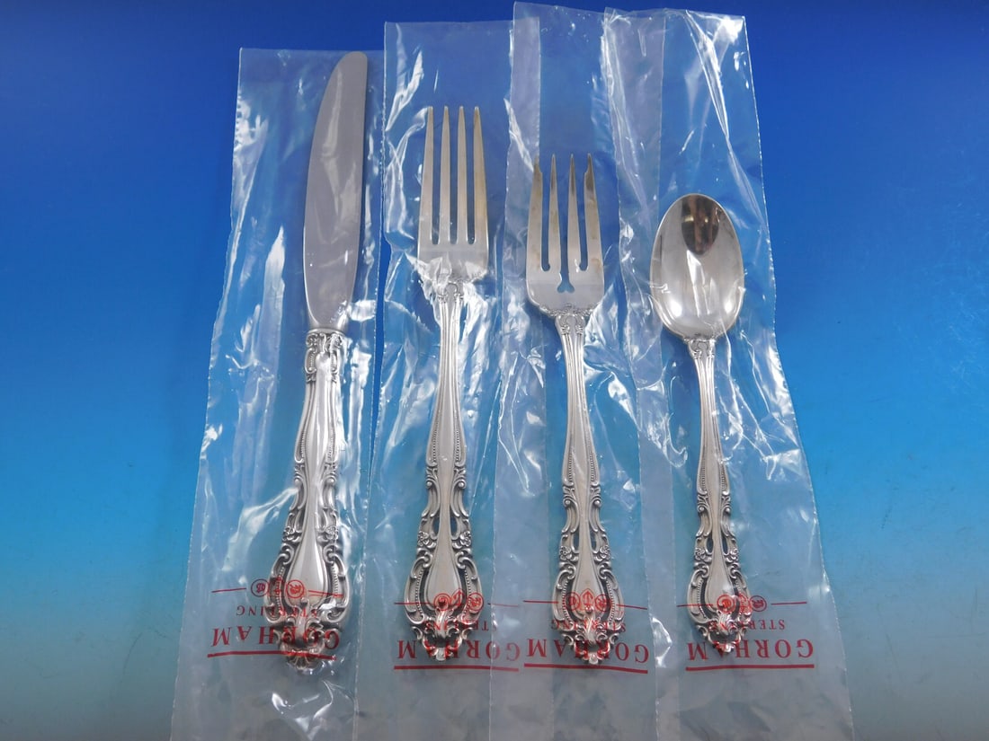 Gorham Baronial Sterling Silver Flatware Set 28 Unused Pieces with Caddy: Gorham Baronial Sterling Silver Flatware Set 28 Unused Pieces with Caddy This exquisite Baronial flatware set by Gorham is crafted from high-quality sterling silver, showcasing a beautiful Baroque des