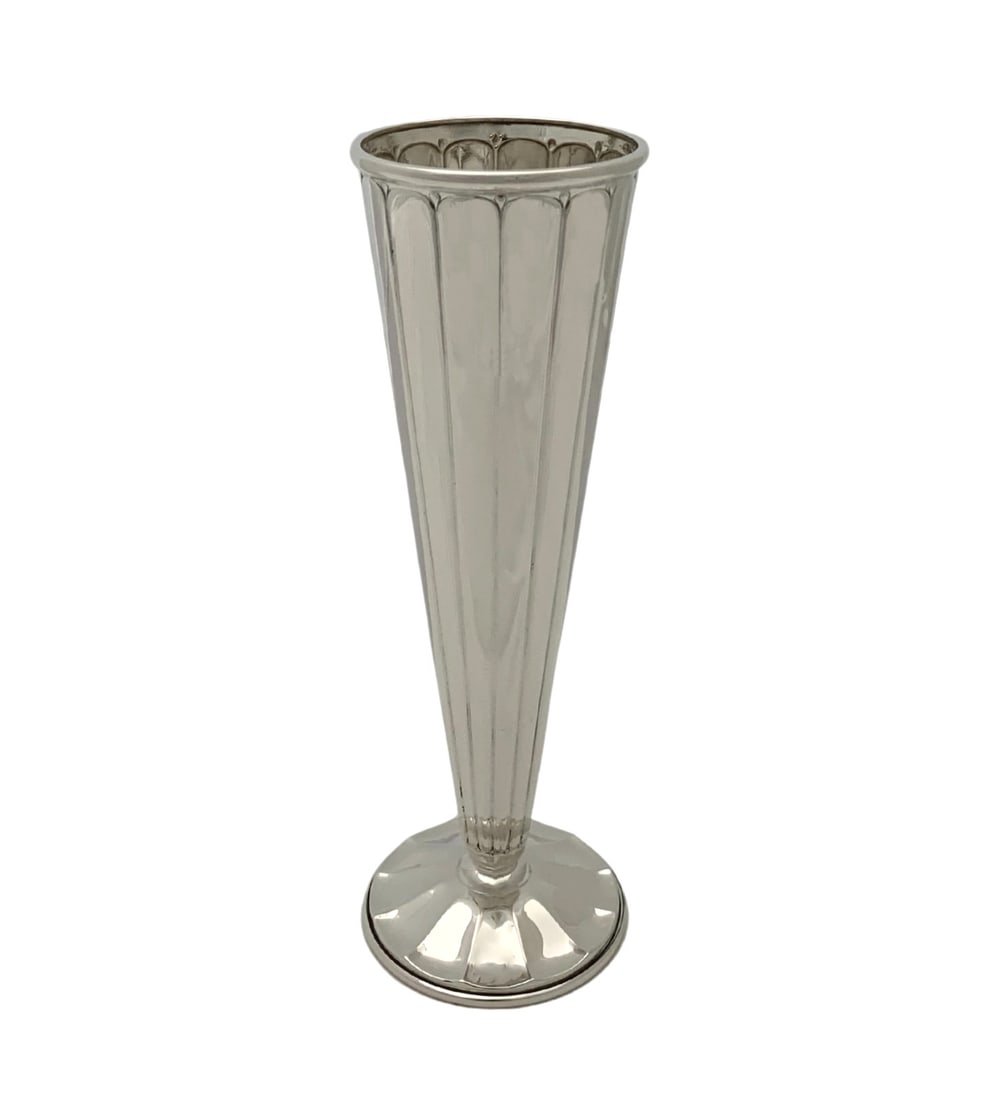 Antique 925 Sterling Silver Trumpet Vase Handmade Linear Ribbed Design: Antique 925 Sterling Silver Trumpet Vase Handmade Linear Ribbed Design This exquisite antique trumpet vase is crafted from 925 sterling silver, showcasing a stunning handmade linear ribbed design that