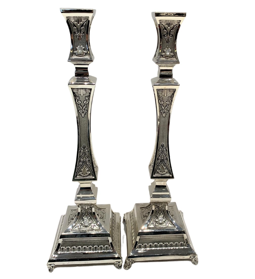 Handmade 925 Sterling Silver Leaf Applique Candlesticks Matte Shiny Finish: Handmade 925 Sterling Silver Leaf Applique Candlesticks Matte Shiny Finish This exquisite pair of candlesticks is crafted from fine 925 sterling silver and showcases intricate handmade chased leaf app