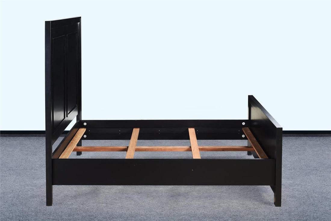 Modern Queen Wilmont Bed in Elegant Black Finish (1 of 8)