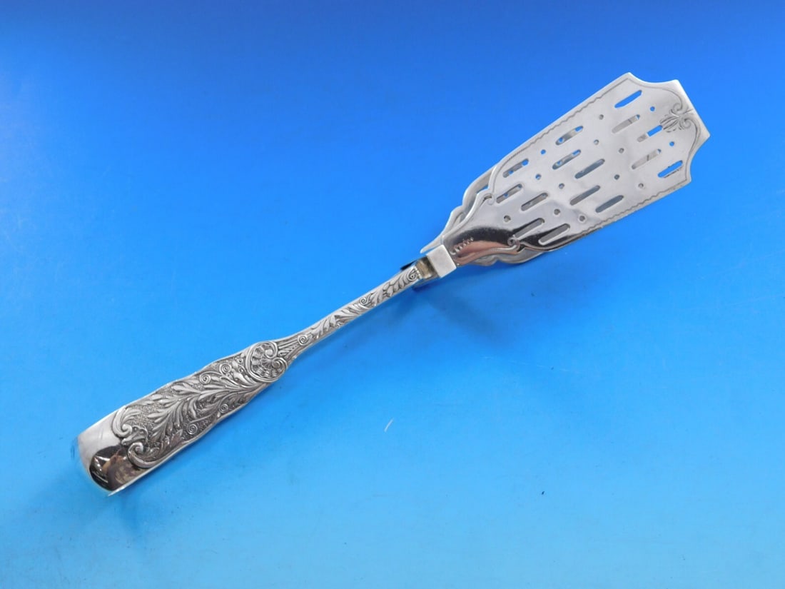 Gorham Saint Cloud Sterling Silver Yoked Tongs 8.5 Rare Serving Piece: Gorham Saint Cloud Sterling Silver Yoked Tongs 8.5 Rare Serving Piece This exquisite piece of serving ware features the Saint Cloud pattern by Gorham, crafted from high-quality sterling silver. These