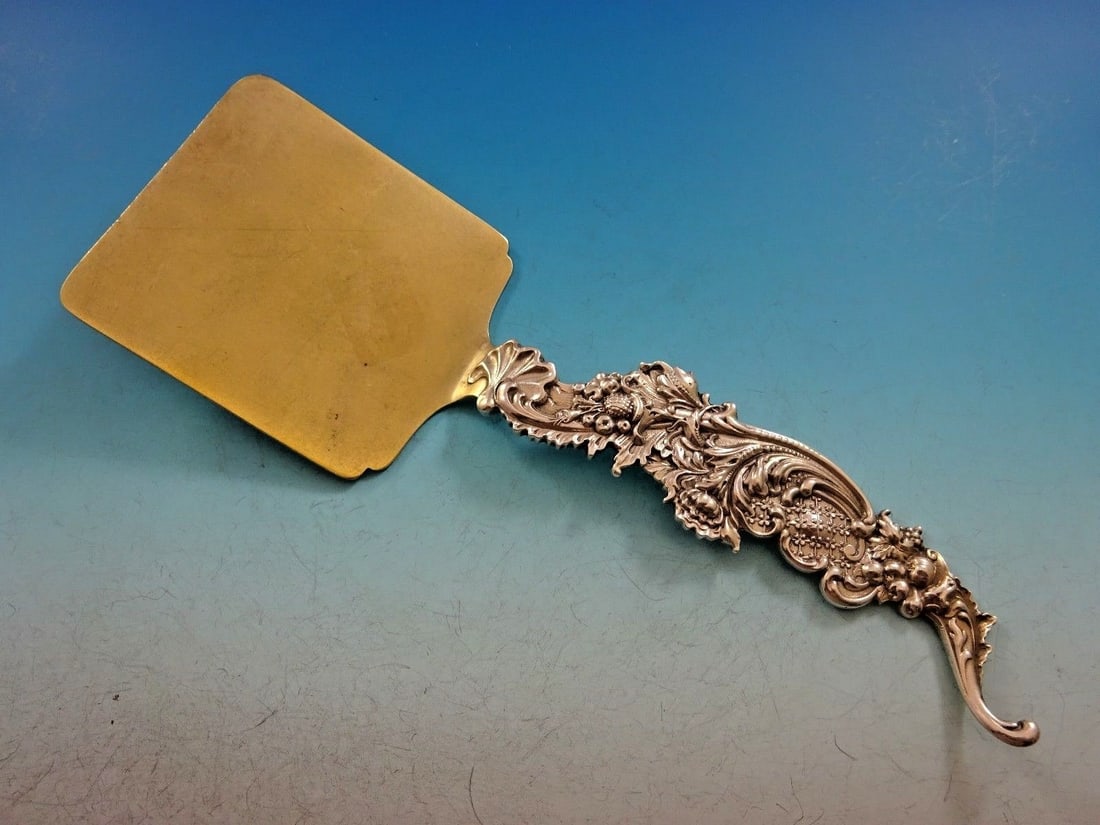 Shiebler Sterling Silver Gold Washed Waffle Server 9 Inch Monogrammed: Shiebler Sterling Silver Gold Washed Waffle Server 9 Inch Monogrammed Presenting a stunning Shiebler Sterling Silver Waffle Server, elegantly gold washed, measuring 9 inches in length. This exquisite