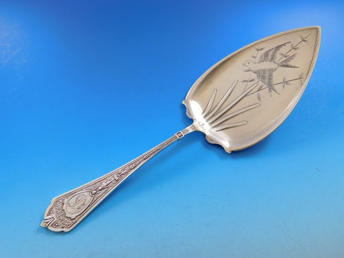 Schulz & Fischer Cleopatra Sterling Silver Pie Server Gold Wash Bird Motif: Schulz & Fischer Cleopatra Sterling Silver Pie Server Gold Wash Bird Motif Presenting the Cleopatra Pie Server by Schulz & Fischer, a stunning piece crafted from sterling silver. This cake or pie serv