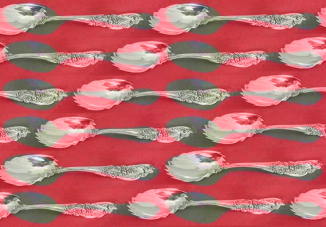 Richelieu Sterling Silver Teaspoon Set 12 pcs by International 6": Richelieu Sterling Silver Teaspoon Set 12 pcs by International 6" Enhance your dining experience with this exquisite 12-piece set of Richelieu teaspoons by International Sterling. Each 6" spoon showca