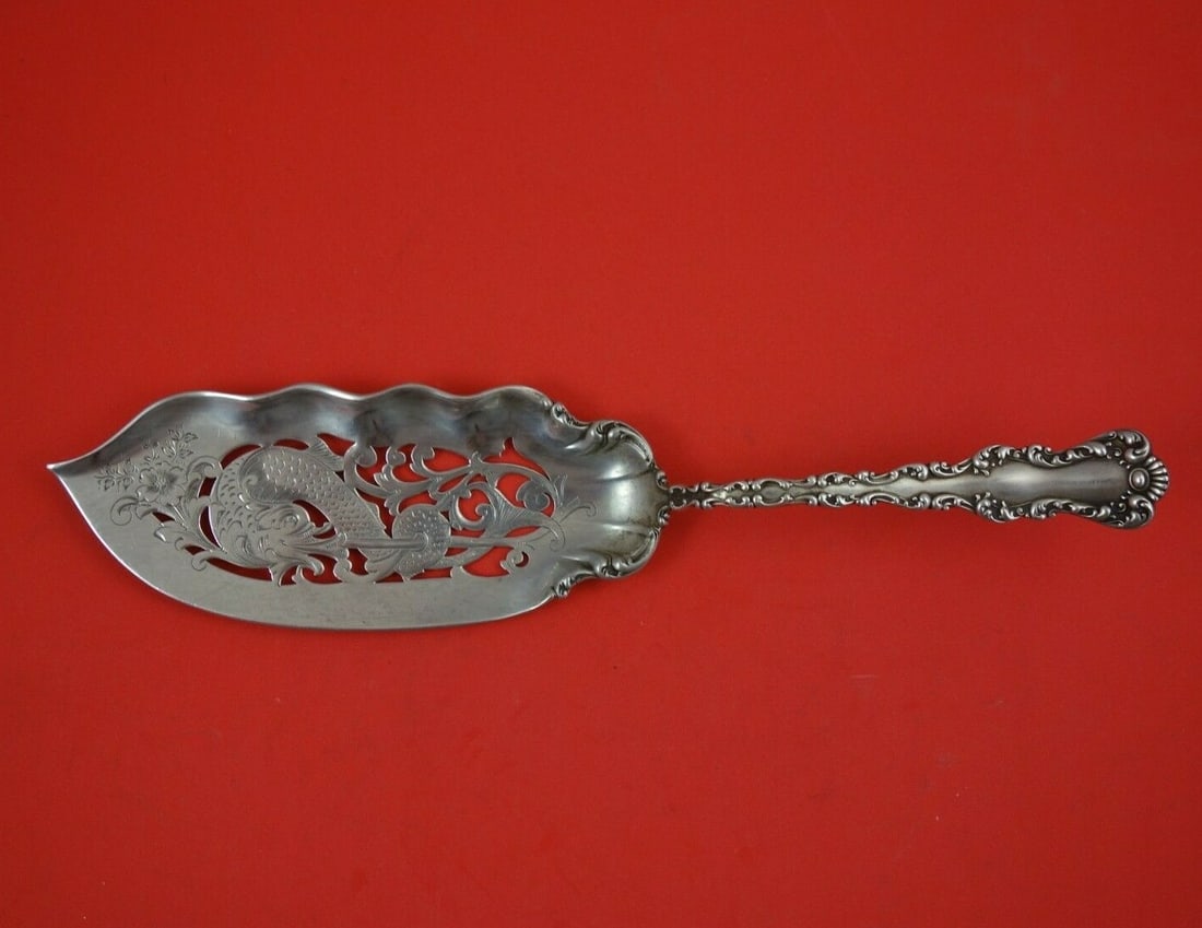 Watson Saint Louis Sterling Silver Fish Server 10 Inch Dolphin Design: Watson Saint Louis Sterling Silver Fish Server 10 Inch Dolphin Design This exquisite fish server is crafted from sterling silver by Watson, featuring the elegant Saint Louis pattern. Designed with a b