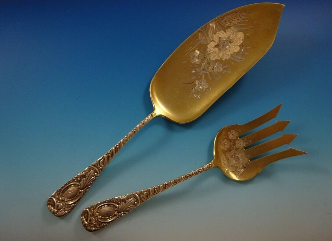 Earle by Frank Smith Antique Sterling Silver Fish Serving Set 2pc Gold Wash: Earle by Frank Smith Antique Sterling Silver Fish Serving Set 2pc Gold Wash This exquisite Earle by Frank Smith fish serving set features a stunning bright-cut design, made from high-quality sterling