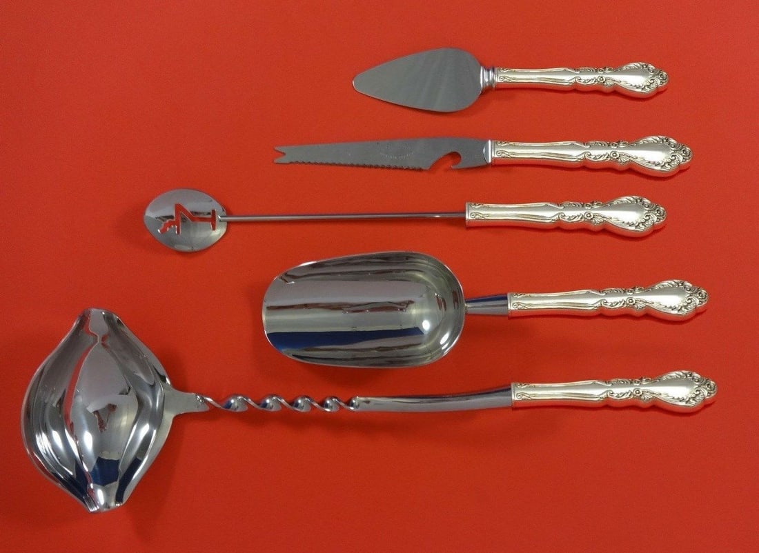 International Sterling Silver Old Charleston 5-Piece Cocktail Bar Set: International Sterling Silver Old Charleston 5-Piece Cocktail Bar Set Elevate your cocktail gatherings with this exquisite Old Charleston Cocktail Party Bar Set by International Sterling. Crafted from