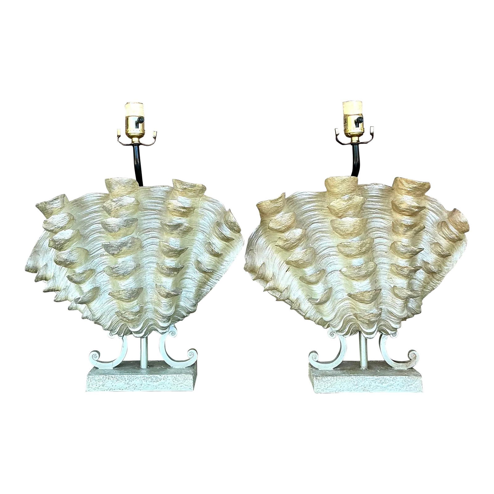Pair of Vintage Coastal Ruffle Clamshell Lamps Alabaster Resin (1 of 6)