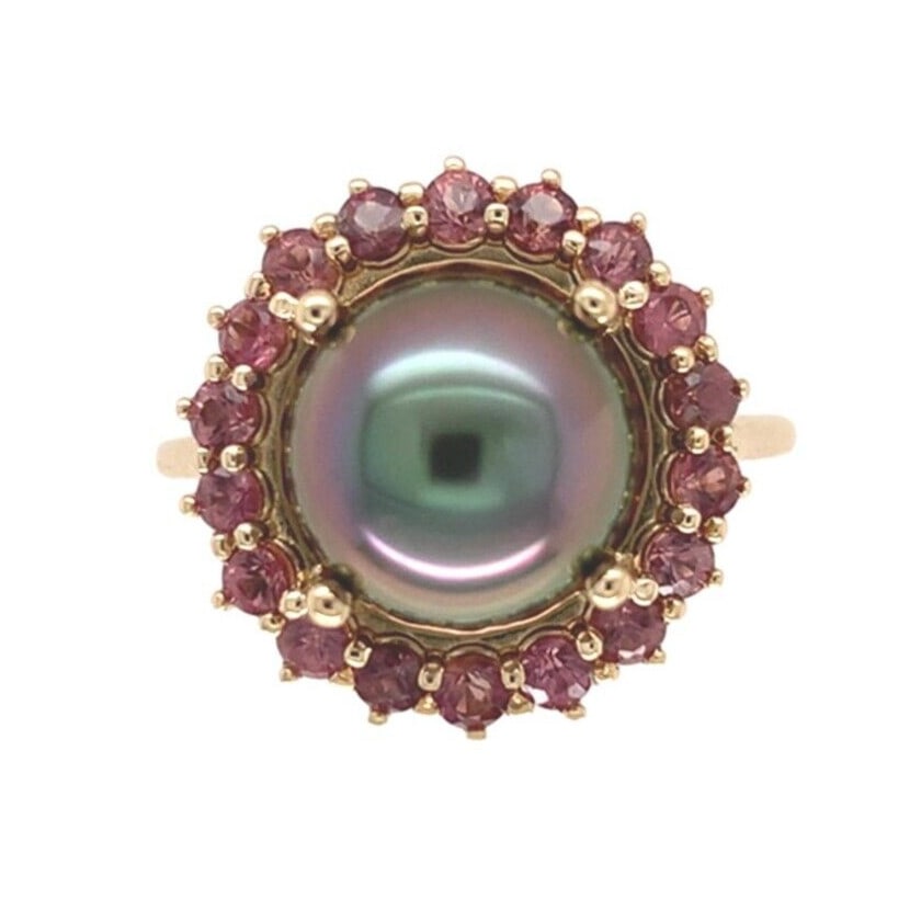14k White Gold Tahitian Pearl Raspberry Sapphire Halo Ring Size 7: 14k White Gold Tahitian Pearl Raspberry Sapphire Halo Ring Size 7 This exquisite ring features a stunning 9.5mm black cultured Tahitian pearl at its center, surrounded by a halo of raspberry sapphires