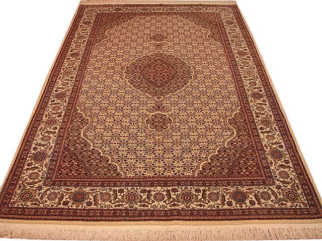 Authentic Persian Tabriz Mahi Rug 5 x 8.3 Wool Silk 400 Kpsi: Authentic Persian Tabriz Mahi Rug 5 x 8.3 Wool Silk 400 Kpsi Free continental US Shipping This authentic Persian Tabriz Mahi rug is expertly crafted from a blend of wool and silk, featuring a high kno