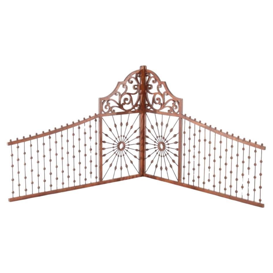 Antique Walnut Stick & Ball Sunburst Corbels Pair c1900: Antique Walnut Stick & Ball Sunburst Corbels Pair c1900 This exquisite pair of antique walnut architectural corbels dates back to circa 1900 and features a classic stick and ball design. Showcasing in