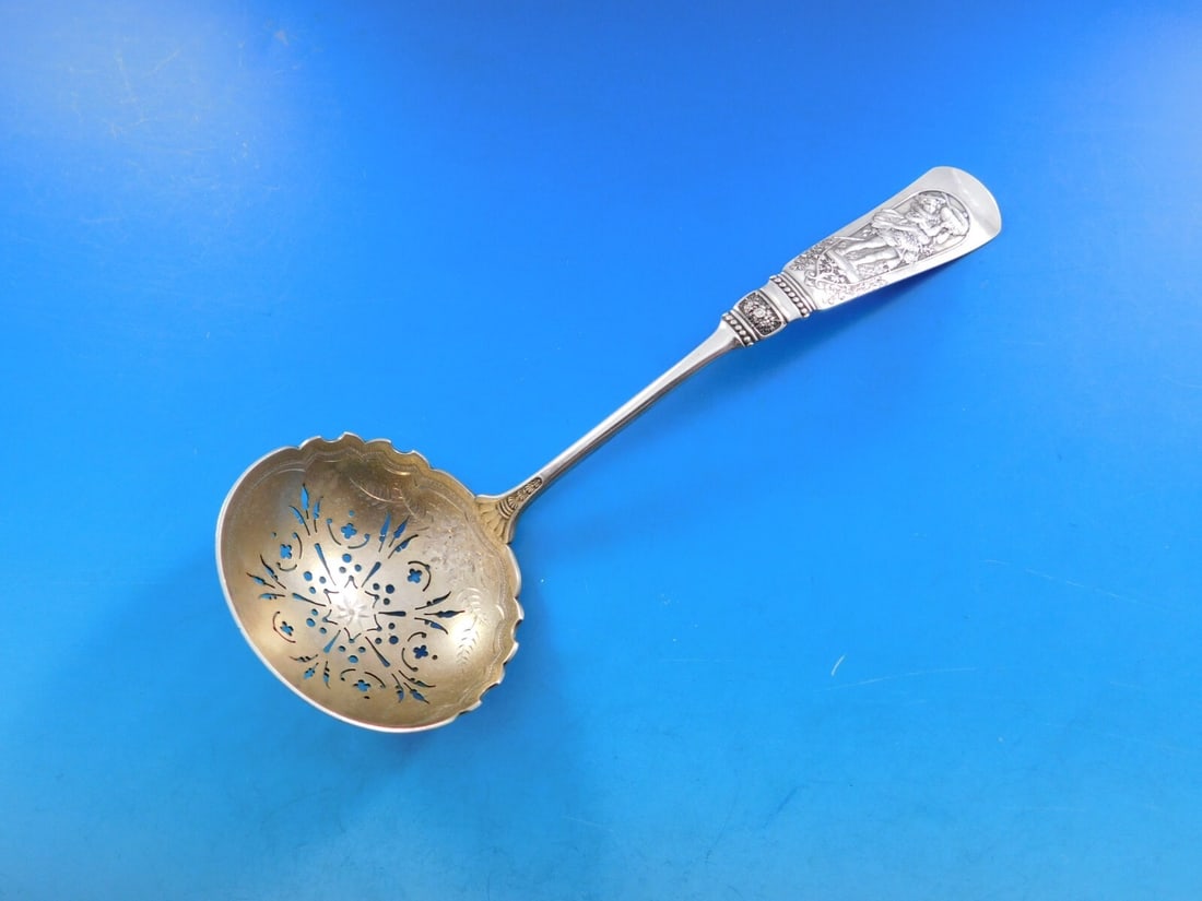 Gorham Fontainebleau Sterling Silver Sugar Sifter Ladle Bright-Cut 7 1/4 Inches (1 of 4)