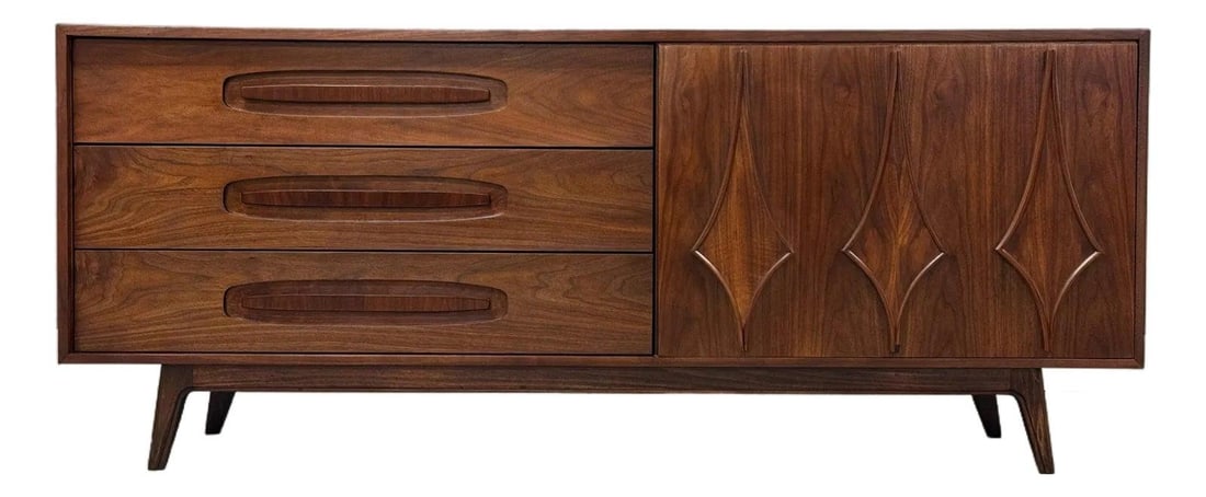 1960s Mid Century Modern Walnut Dresser with Star Pulls: 1960s Mid Century Modern Walnut Dresser with Star Pulls This stunning mid-century modern dresser features a beautifully refinished walnut construction, showcasing six spacious drawers adorned with uni