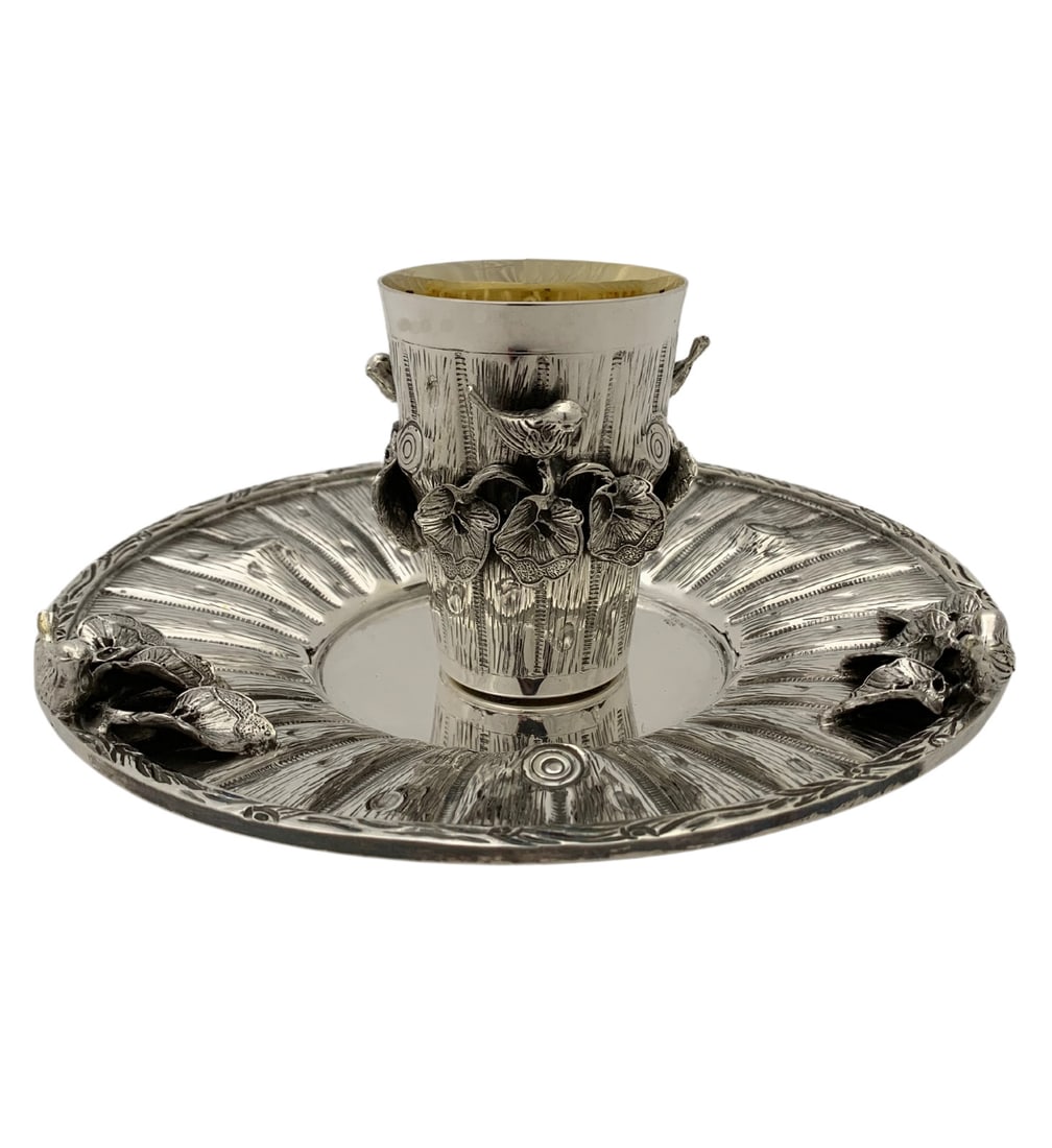 Handmade 925 Sterling Silver Multi Bird Leaf Tree Cup and Tray: Handmade 925 Sterling Silver Multi Bird Leaf Tree Cup and Tray This exquisite set features a handmade cup and tray crafted from fine 925 sterling silver, showcasing intricate multi bird and leaf tree