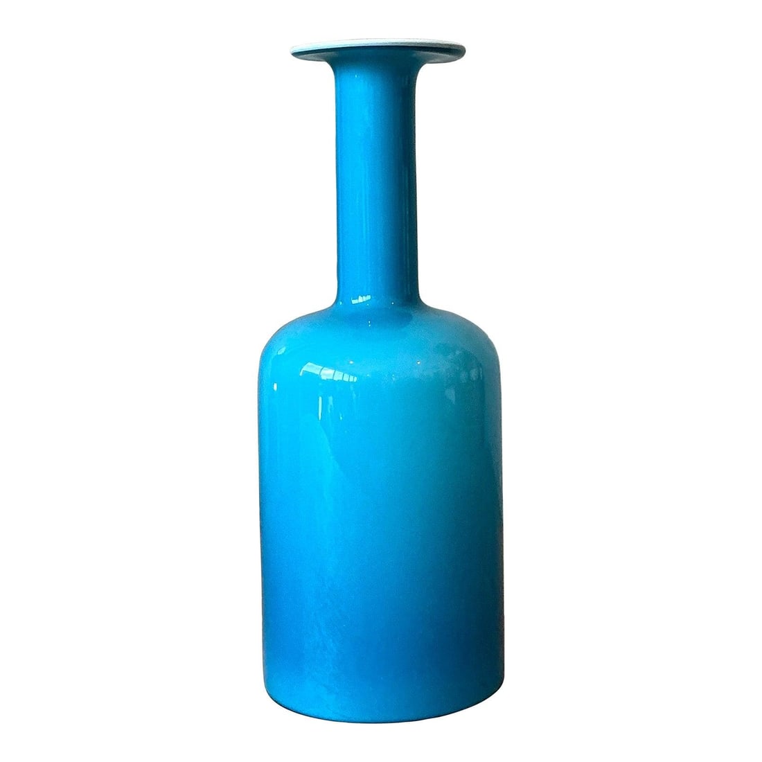 Turquoise Opaline Glass Vase with White Rim Mid-Century Modern 10 Inch: Turquoise Opaline Glass Vase with White Rim Mid-Century Modern 10 Inch This vintage opaline glass vase showcases a striking turquoise blue color with a flared white rim, exemplifying iconic Mid-Centur