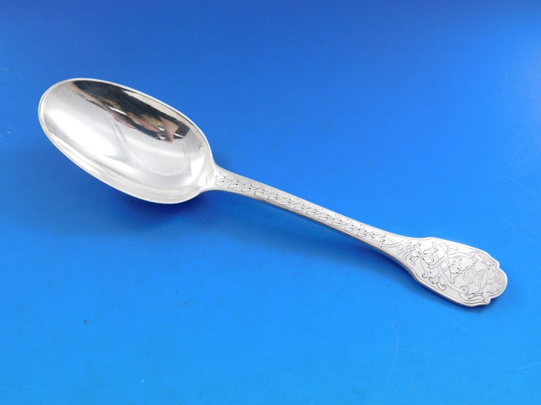 Sterling Silver Soubise Dinner Spoon by Puiforcat 7 7/8 Inch France: Sterling Silver Soubise Dinner Spoon by Puiforcat 7 7/8 Inch France This vintage dinner spoon is crafted in the Soubise pattern by Puiforcat and made of sterling silver. The spoon measures 7 7/8 inche