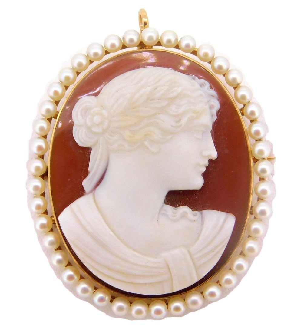 Antique 14k Gold Agate Cameo Pin Pendant with Cultured Pearls: Antique 14k Gold Agate Cameo Pin Pendant with Cultured Pearls This exquisite antique 14k yellow gold hard stone cameo pin and pendant features a beautifully crafted oval agate cameo in striking brown