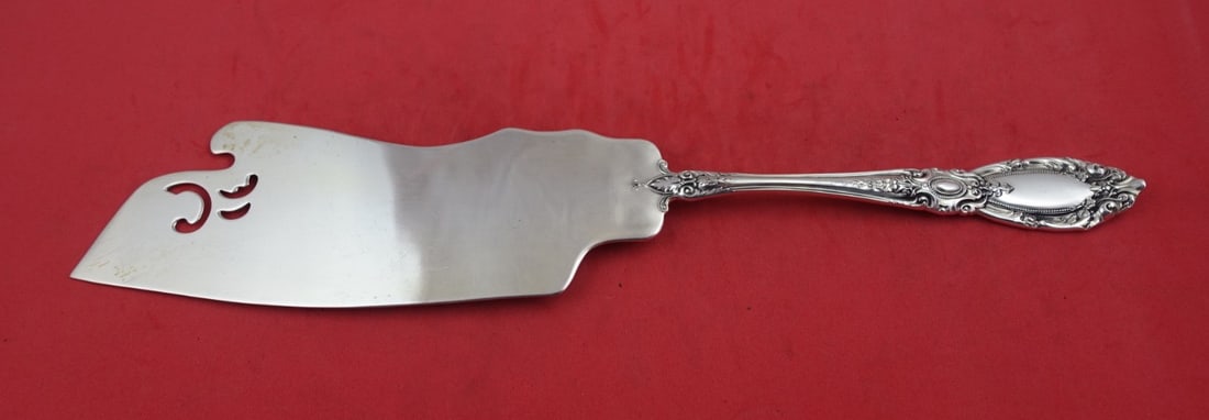 Towle King Richard Sterling Silver 12.5" Ice Cream Slice: Towle King Richard Sterling Silver 12.5" Ice Cream Slice Indulge in the elegance of the King Richard ice cream slice by Towle, crafted from high-quality sterling silver. This exquisite serving piece m