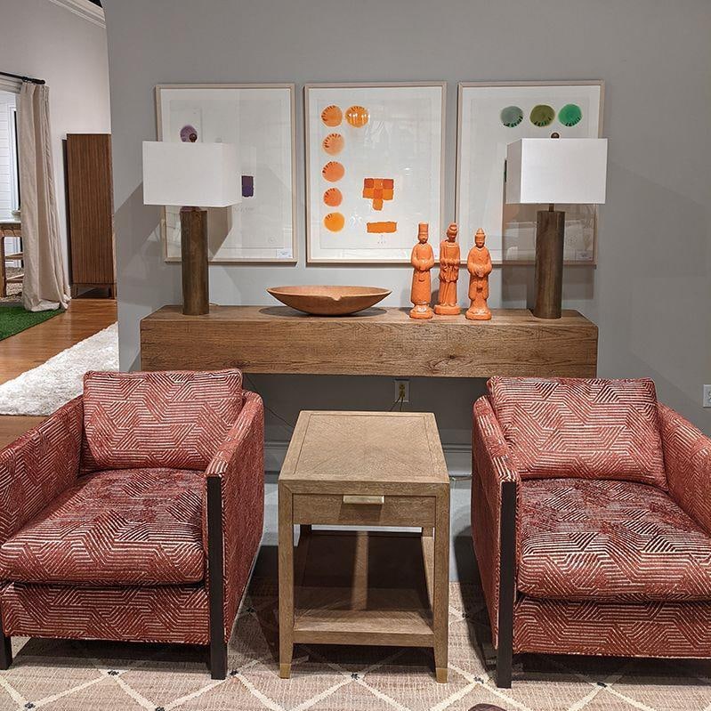 Brett Collection Wood Lamp Table by Woodbridge: Brett Collection Wood Lamp Table by Woodbridge Introducing the Traditional Wood Lamp Table from the Brett Collection, a stunning addition to any room with its antique or vintage style. This rectangula