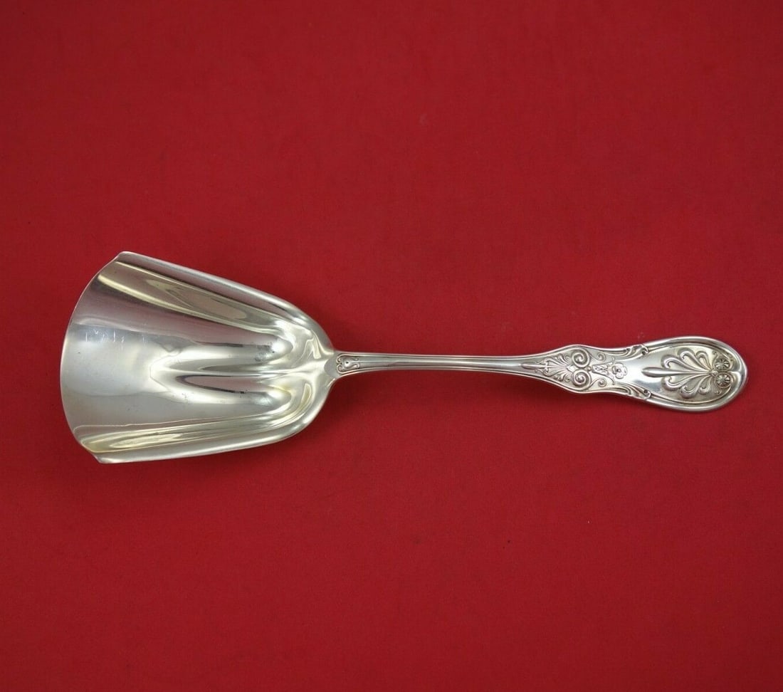 Tiffany & Co Saratoga Sterling Silver Cracker Scoop 9.5 Antique Serving Piece: Tiffany & Co Saratoga Sterling Silver Cracker Scoop 9.5 Antique Serving Piece Presenting the Saratoga Cracker Scoop from Tiffany & Co., a stunning serving piece crafted from high-quality sterling silv