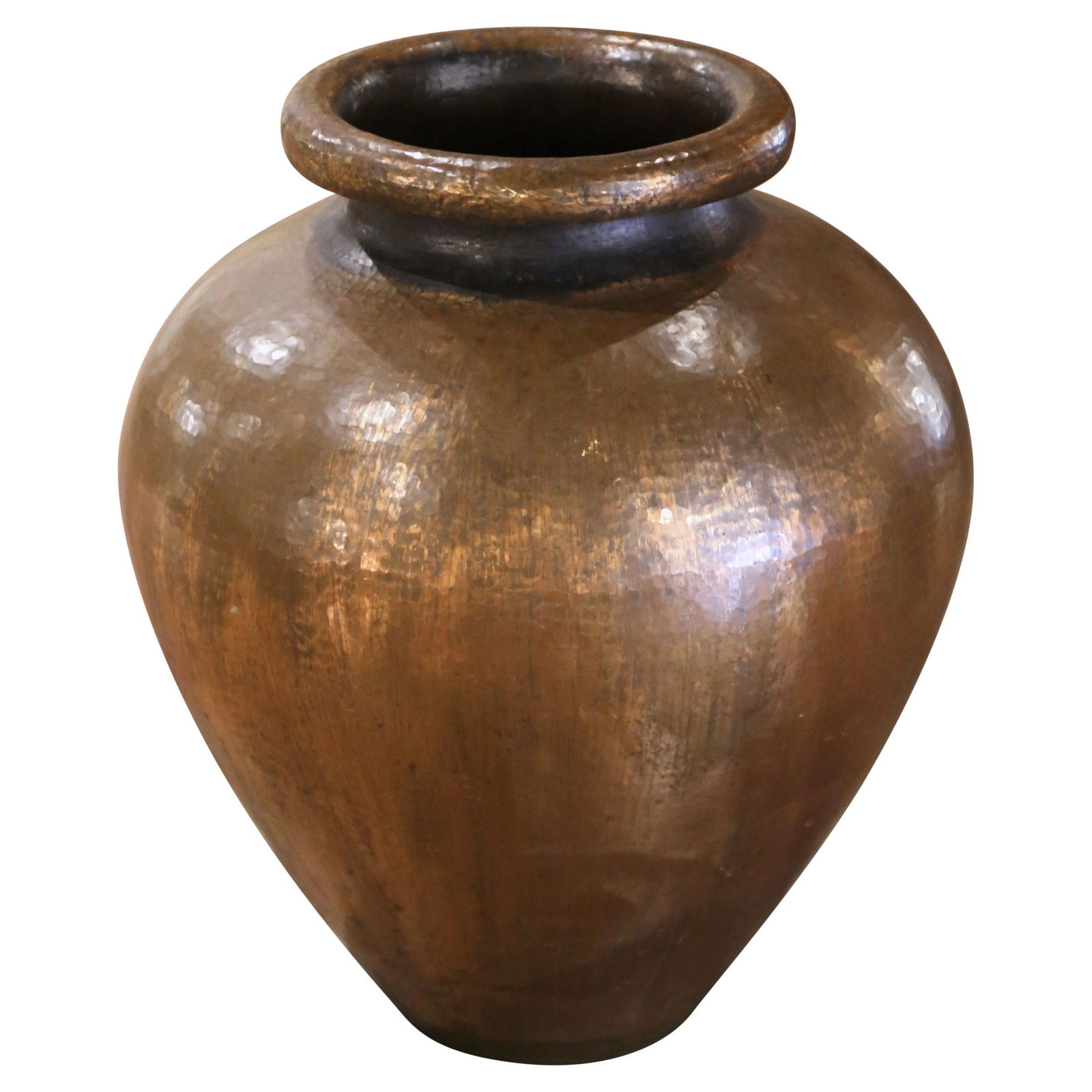 Spanish Handcrafted Hammered Copper Urn Planter with Patina Circa 1950: Spanish Handcrafted Hammered Copper Urn Planter with Patina Circa 1950 This mid-century Spanish planter is crafted from hammered copper with a hand-applied patinated finish. Made circa 1950, it