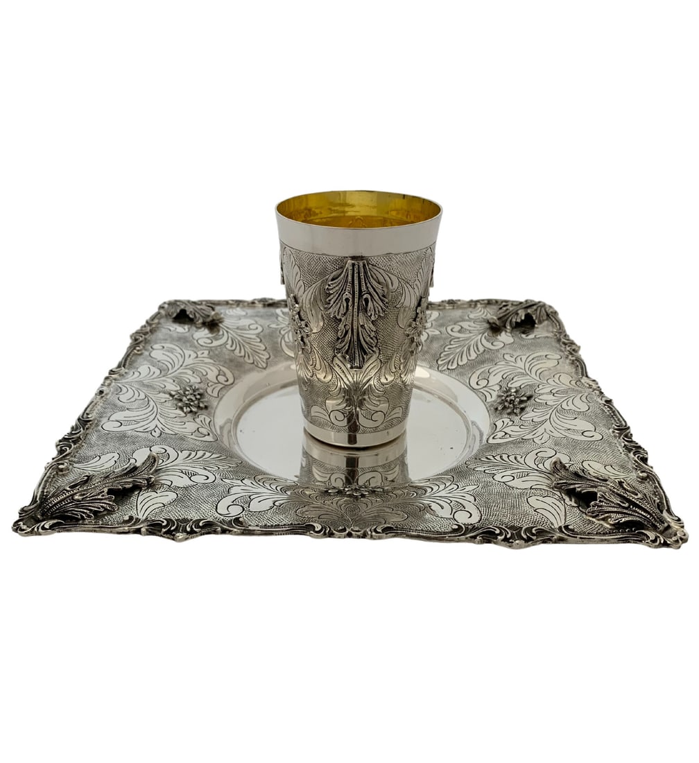 Handmade 925 Sterling Silver Floral Leaf Cup and Tray Set: Handmade 925 Sterling Silver Floral Leaf Cup and Tray Set This exquisite set features a fine 925 sterling silver cup and tray, elegantly showcasing handmade floral and leaf applique chased ornate desi