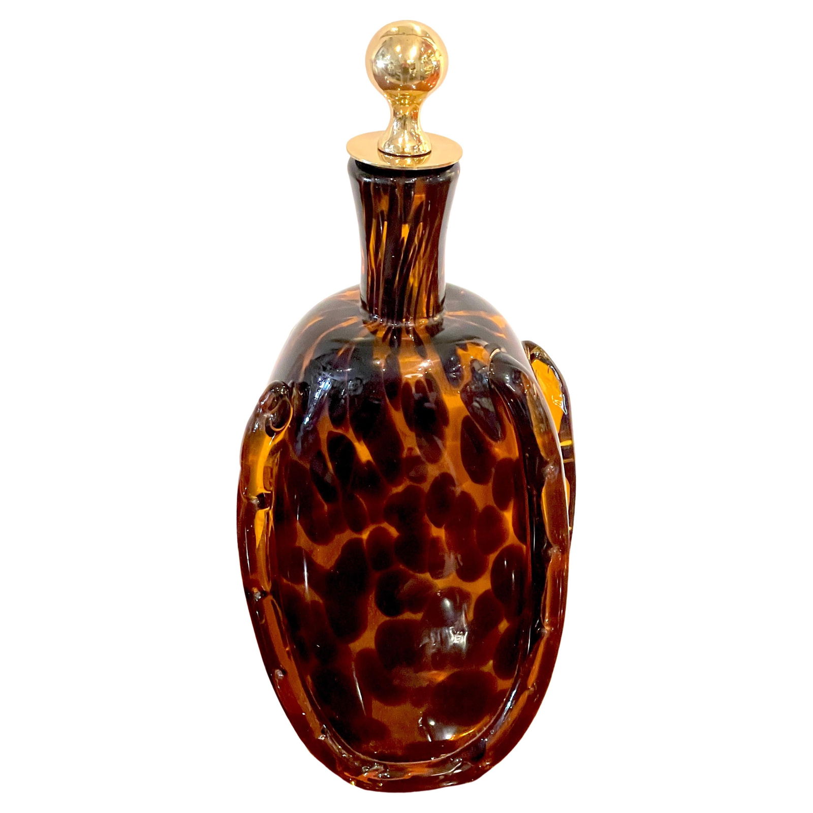 Mid-Century Tortoiseshell Murano Glass Brass Decanter Barovier Toso Italy: Mid-Century Tortoiseshell Murano Glass Brass Decanter Barovier Toso Italy This exquisite Tortoiseshell Murano Glass & Brass Decanter, attributed to Barovier Toso, features a striking design that captu
