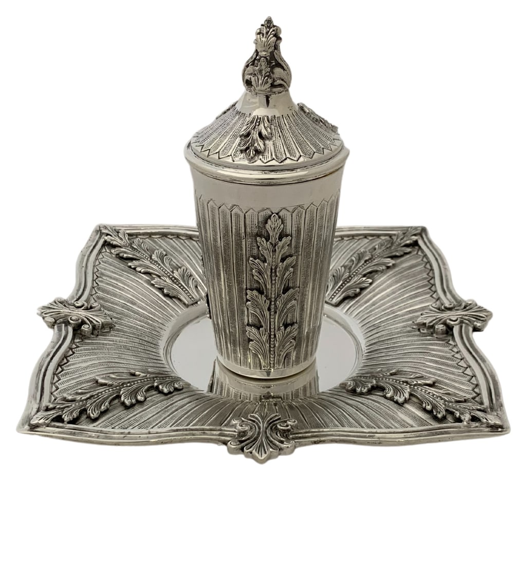 Handmade 925 Sterling Silver Striated Leaf Cup Tray Cover: Handmade 925 Sterling Silver Striated Leaf Cup Tray Cover This exquisite set includes a handmade cup, tray, and cover, crafted from fine 925 sterling silver. The design features elegant striated leaf