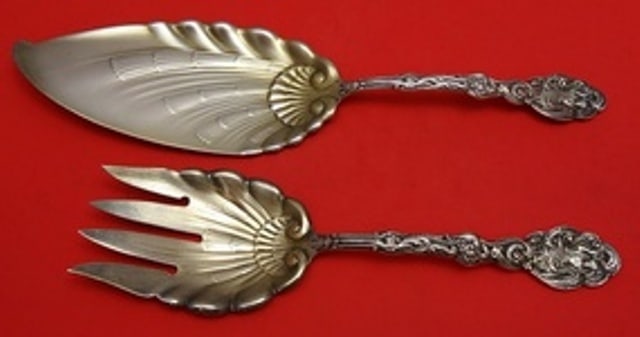 Gorham Versailles Sterling Silver Fish Serving Set 2pc Gold Washed: Gorham Versailles Sterling Silver Fish Serving Set 2pc Gold Washed This exquisite 2-piece fish serving set from Gorham features the elegant Versailles pattern, crafted from high-quality sterling silve