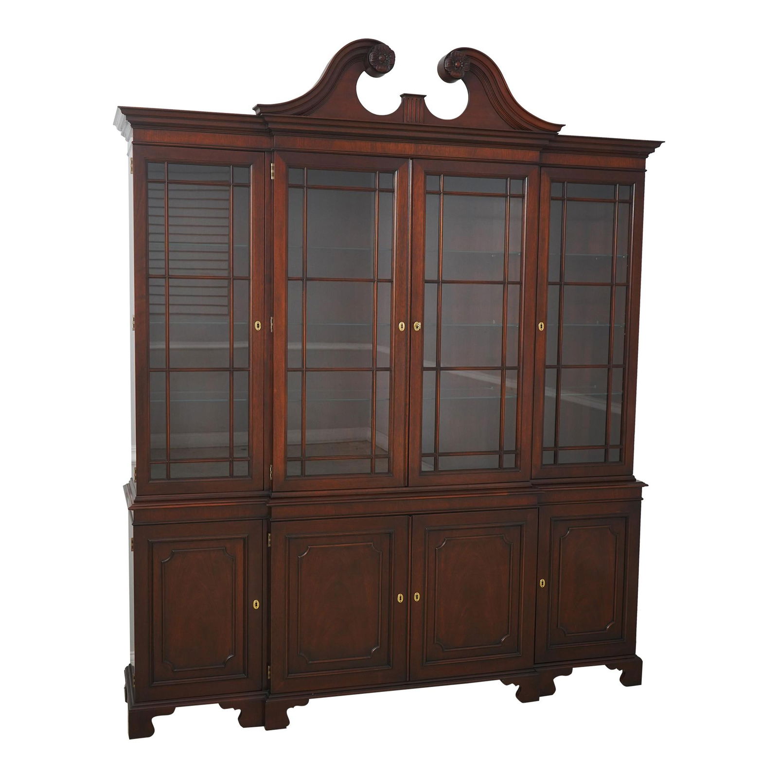 Kindel Oxford 4 Door Mahogany Breakfront Traditional Style: Kindel Oxford 4 Door Mahogany Breakfront Traditional Style Explore the timeless elegance of this Kindel Oxford Mahogany 4 Door Breakfront, crafted with high-quality materials and traditional design. T