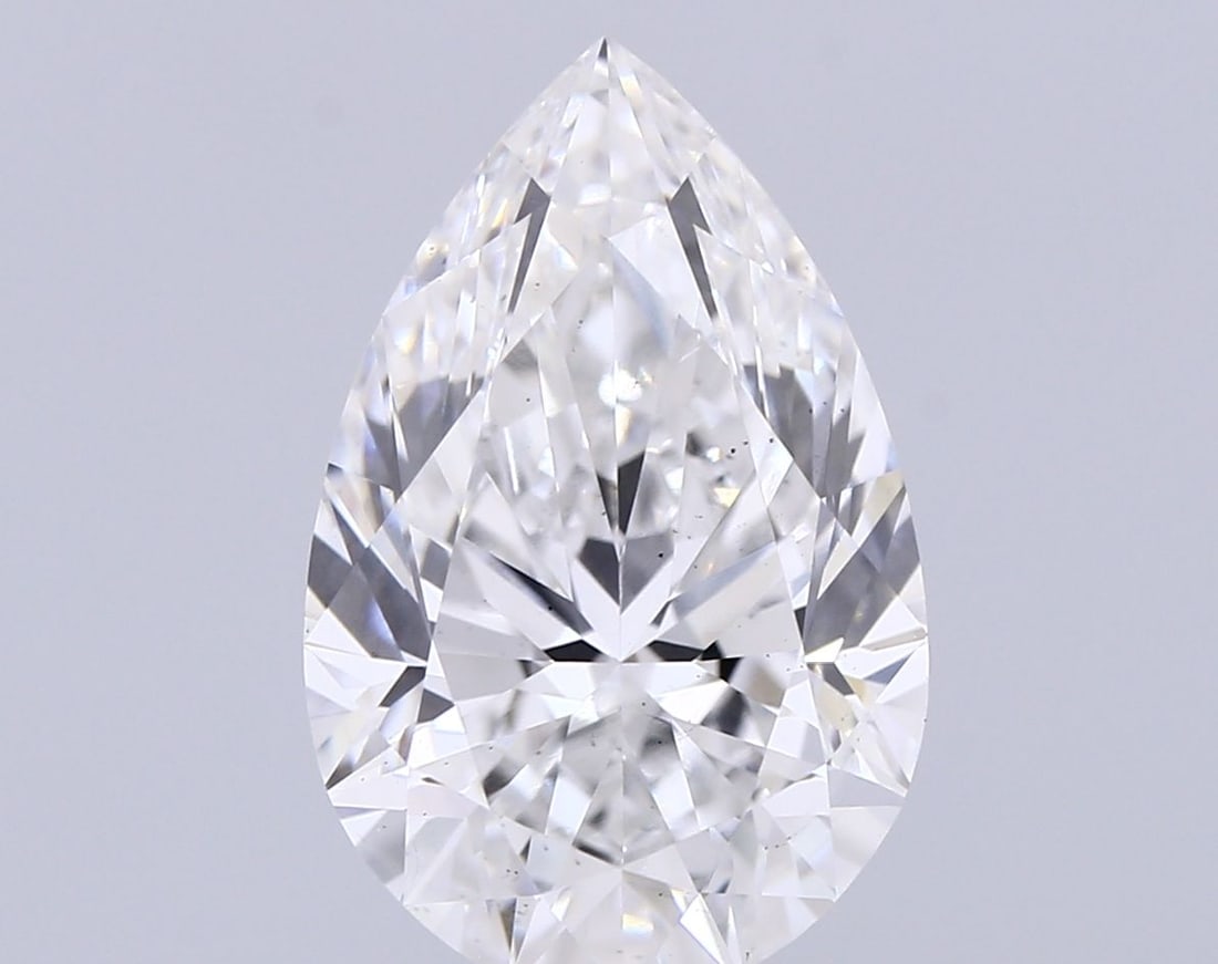 Loose Diamond - PEAR 4.55ct E VS2: Loose Diamond - PEAR 4.55ct E VS2 Source: This is a real non-mined Diamond that has been grown in a lab Shape: PEAR Carats: 4.55 Color: E Clarity: VS2 Certification: IGI Video: Video Link PLEASE