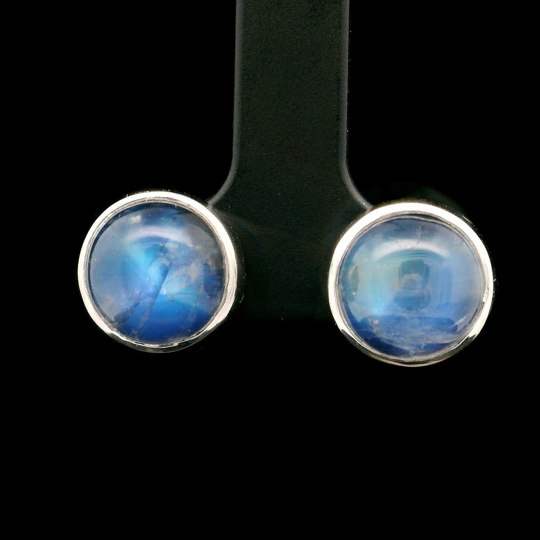 14k White Gold Labradorite Stud Earrings 9.4mm with Butterfly Backs: 14k White Gold Labradorite Stud Earrings 9.4mm with Butterfly Backs Enhance your look with these stunning 14k White Gold Labradorite Bezel Stud Earrings. Featuring natural, genuine blue Labradorite st