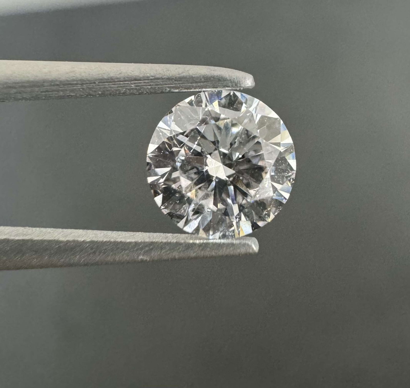 Loose Diamond - ROUND 0.5ct Faint Pink SI1: Loose Diamond - ROUND 0.5ct Faint Pink SI1 Source: Natural Shape: ROUND Carats: 0.5 Color: Faint Pink Certification: GIA Video: