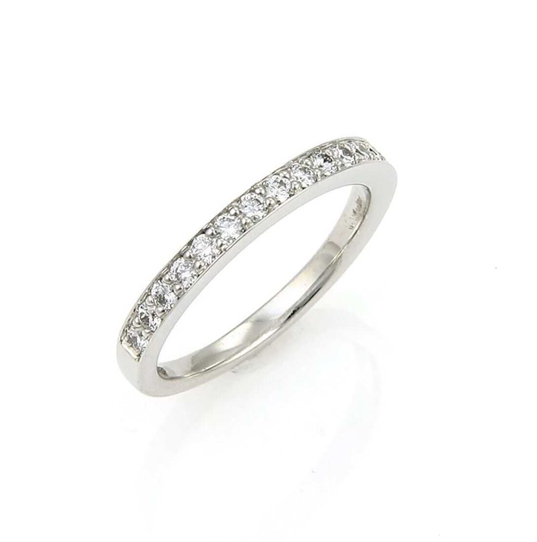 18k White Gold Hearts On Fire 0.40ct Diamond Band Ring Size 6.5: 18k White Gold Hearts On Fire 0.40ct Diamond Band Ring Size 6.5 This Hearts On Fire diamond wedding band ring features 0.40ct of diamonds set in solid 18k white gold. The ring is an original piece, si
