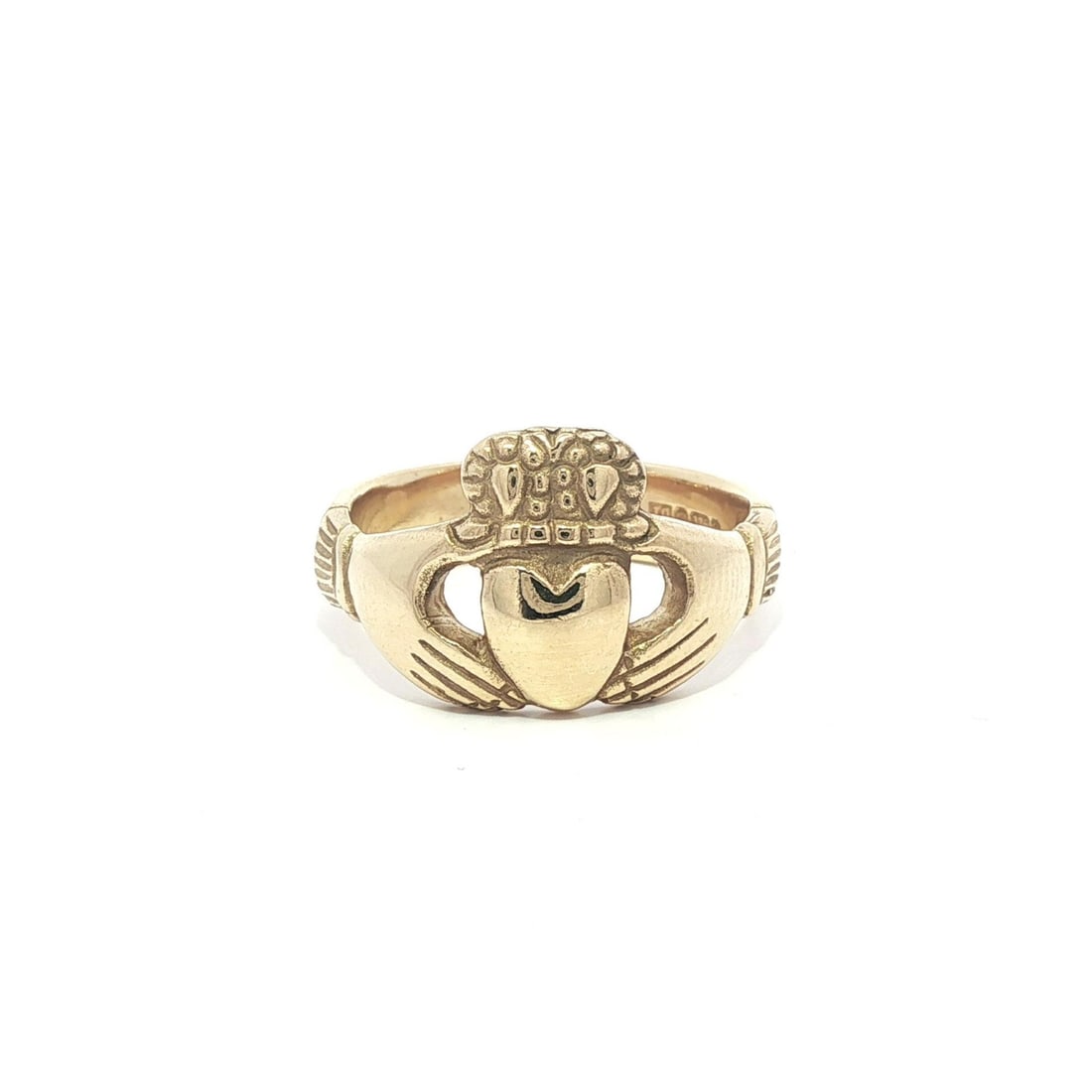 Solid 9k Yellow Gold Claddagh Irish Band Ring Size 6.5: Solid 9k Yellow Gold Claddagh Irish Band Ring Size 6.5 This exquisite Classic Solid 9k Yellow Gold Claddagh Heart & Crown Irish Band Ring embodies timeless elegance and rich cultural symbolism. Crafte